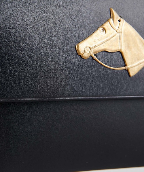 ear PAPILLONNER（イアパピヨネ）の「"Brooklyn Charm(ブルックリンチャーム)×ear" ボックスショルダーバッグ（ショルダーバッグ・レディース・ブラック/キャメル/アイボリー・FREE）」の6枚目の写真