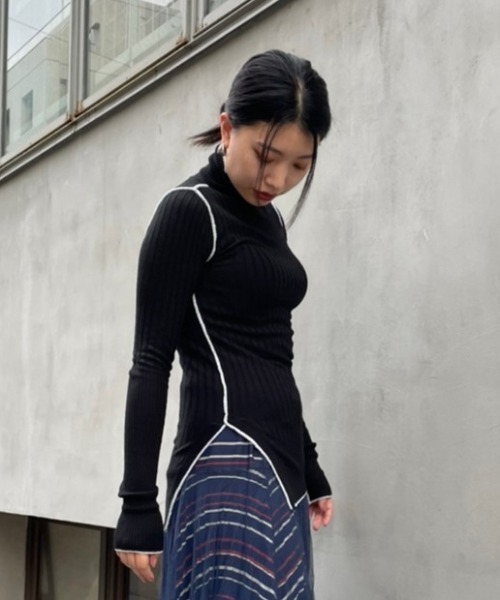 AULA AILA（アウラアイラ）の「AULA AILA/アウラアイラ/別注シルバーラインリブニット（ニット/セーター・レディース・ブルー/ブラック・0）」の8枚目の写真