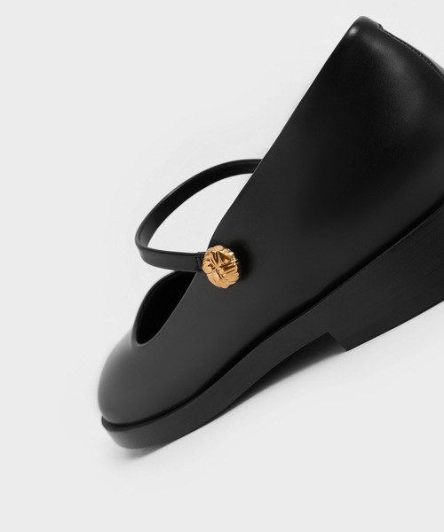 CHARLES & KEITH メタリックアクセント メリージェーンパンプス