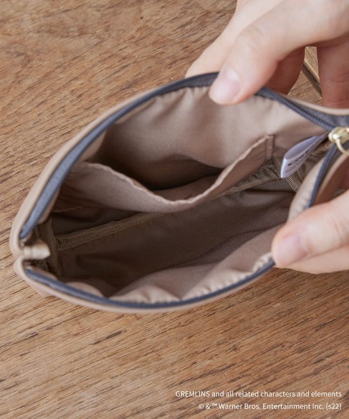 BIRTHDAY BAR（バースデイバー）の「【Gremlins グレムリン】ギズモ ワッペンポーチ（ポーチ・レディース・ブラウン/ブルーグレー・フリー）」の6枚目の写真