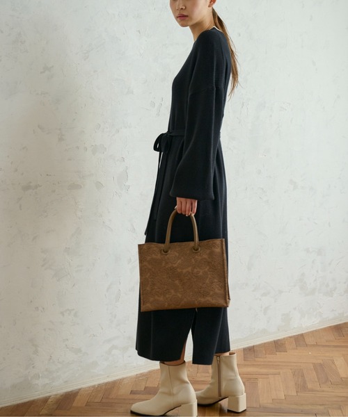 FREE'S MART（フリーズマート）の「◇エンボスペイズリーバッグ（トートバッグ・レディース・ブラウン/ブラック/ホワイト/カーキ・ﾌﾘ-）」の22枚目の写真