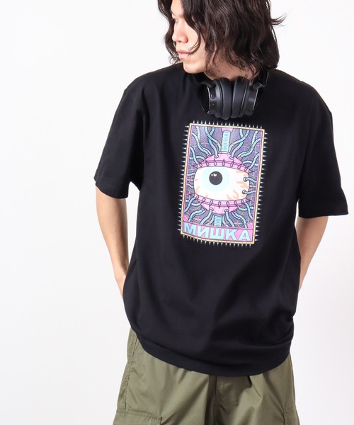 MISHKA（ミシカ）の「MISHKA 2022-23AW USA MISHKA x VASILIJ TORGASHEV コラボグラフィックTシャツ 半袖（Tシャツ/カットソー・メンズ・ホワイト系その他/ホワイト/ホワイト系その他3/パープル/ブラック/ブラック系その他2/ブラック系その他/ホワイト系その他2/ブラック系その他3/ブルー/ブラック系その他4/ホワイト系その他4・L/XL/2XL/M）」の21枚目の写真