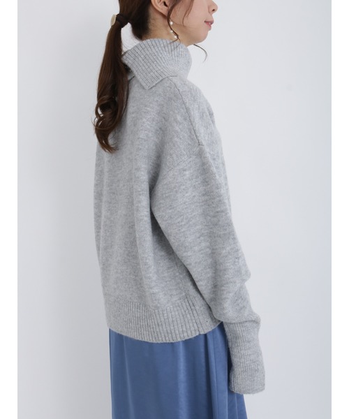 Te chichi(テチチ)の「スヌード付クルーネックニット(ニット/セーター・レディース・ネイビー/ベージュ/グレー・フリ-)」の11枚目の写真