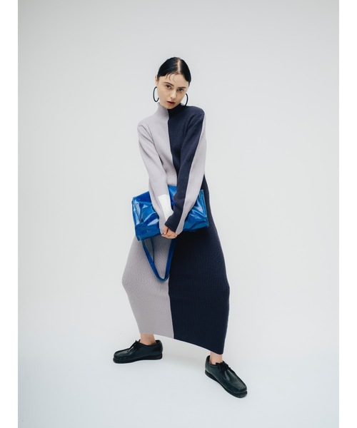 led.tokyo（レッドトウキョウ）の「【led.tokyo】バックオープンバイカラーリブニットワンピース（ワンピース・レディース・グレー/ブラック・FREE）」の9枚目の写真