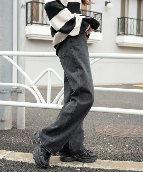 WEGO（ウィゴー）の「WEGO/【マルチサイズ】ウエストフィットワイドストレートパンツ（デニムパンツ・レディース・ブラック系その他/ブラック/インディゴブルー/ライトインディゴブルー/コバルトブルー・X-SMALL/SMALL/MEDIUM/LARGE/X-LARGE）」の10枚目の写真