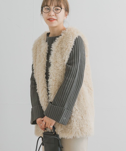 ITEMS URBANRESEARCH(アイテムズ アーバンリサーチ)の「ファーベスト(ベスト・レディース・チャコールグレー/ベージュ・FREE)」の20枚目の写真