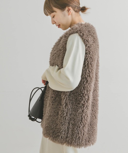 ITEMS URBANRESEARCH(アイテムズ アーバンリサーチ)の「ファーベスト(ベスト・レディース・チャコールグレー/ベージュ・FREE)」の18枚目の写真