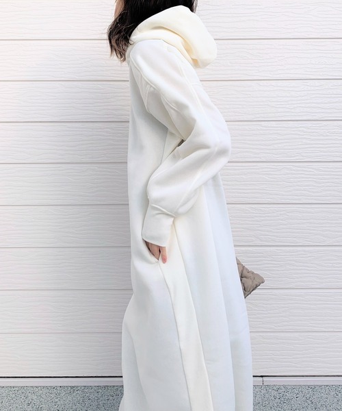 Q(キュー)の「裏起毛サイドリブスウェットワンピース(ワンピース・レディース・ネイビー/アイボリー・MEDIUM)」の6枚目の写真