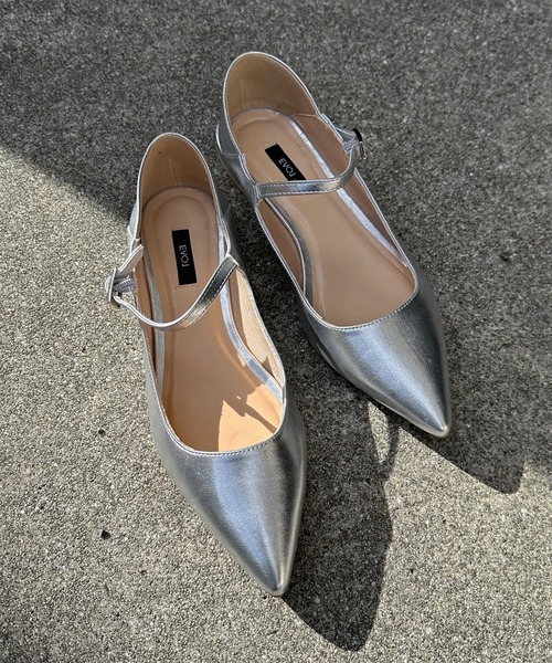 DouDou（ドゥドゥ）の「メリージェーンローヒールパンプス（パンプス・レディース・シルバー/ブラック/ベージュ・23cm/24cm）」の3枚目の写真