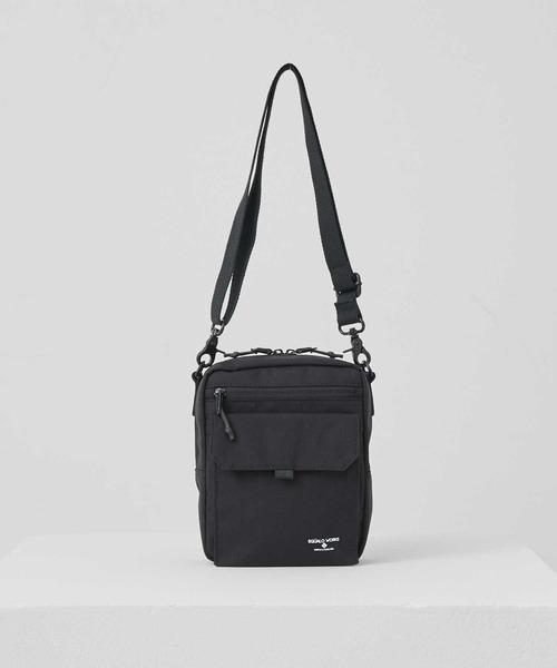Right-on(ライトオン)の「ナイロンOXミニショルダーバッグ(ショルダーバッグ・メンズ・グレー/ブラック・ONE SIZE)」の2枚目の写真