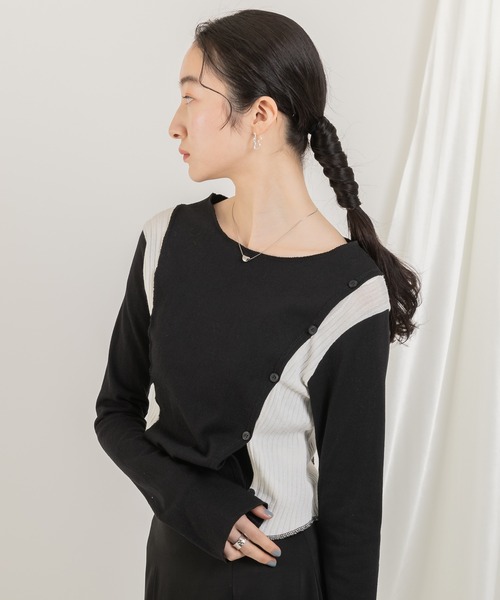 Jeudi(ジュディ)の「2トーンカラーデザイントップス(Tシャツ/カットソー・レディース・ブラック/アイボリー・FREE)」の1枚目の写真