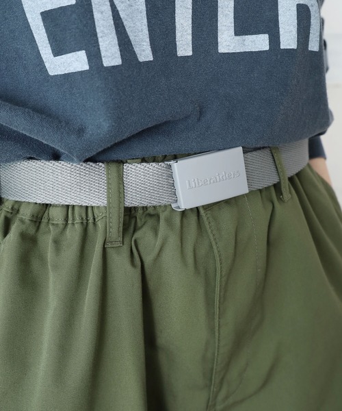Liberaiders（リベレイダース）の「Liberaiders/リベレイダース EMBOSS LOGO BELT ガチャベルト ロゴベルト（ベルト・メンズ・グレー/ブラック・FREE）」の11枚目の写真