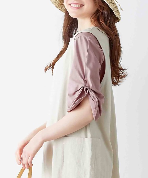Viola e Viola(ヴィオラエヴィオラ)の「綿100%袖タックTシャツ(Tシャツ/カットソー・レディース・マスタード/ブラック/モカ/ピンクベージュ/オフホワイト/レンガ/ミント/ネイビー/チャコール/ブルー/グリーン/ダークラベンダー/ホワイト×ブラック/グレイッシュベージュ/イエロー/オリーブ・XXX-LARGE/X-LARGE/LARGE/XX-LARGE/MEDIUM/XXXX-LARGE)」の15枚目の写真