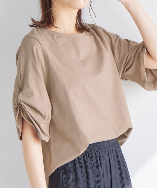 Viola e Viola(ヴィオラエヴィオラ)の「綿100%袖タックTシャツ(Tシャツ/カットソー・レディース・マスタード/ブラック/モカ/ピンクベージュ/オフホワイト/レンガ/ミント/ネイビー/チャコール/ブルー/グリーン/ダークラベンダー/ホワイト×ブラック/グレイッシュベージュ/イエロー/オリーブ・XXX-LARGE/X-LARGE/LARGE/XX-LARGE/MEDIUM/XXXX-LARGE)」の7枚目の写真