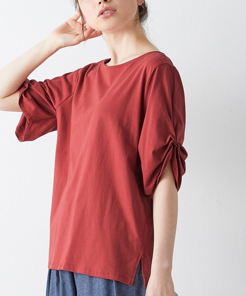 Viola e Viola(ヴィオラエヴィオラ)の「綿100%袖タックTシャツ(Tシャツ/カットソー・レディース・マスタード/ブラック/モカ/ピンクベージュ/オフホワイト/レンガ/ミント/ネイビー/チャコール/ブルー/グリーン/ダークラベンダー/ホワイト×ブラック/グレイッシュベージュ/イエロー/オリーブ・XXX-LARGE/X-LARGE/LARGE/XX-LARGE/MEDIUM/XXXX-LARGE)」の16枚目の写真