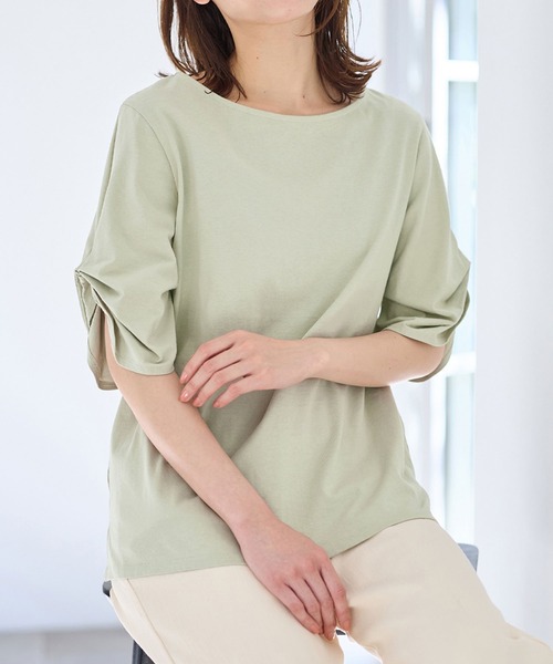 Viola e Viola(ヴィオラエヴィオラ)の「綿100%袖タックTシャツ(Tシャツ/カットソー・レディース・マスタード/ブラック/モカ/ピンクベージュ/オフホワイト/レンガ/ミント/ネイビー/チャコール/ブルー/グリーン/ダークラベンダー/ホワイト×ブラック/グレイッシュベージュ/イエロー/オリーブ・XXX-LARGE/X-LARGE/LARGE/XX-LARGE/MEDIUM/XXXX-LARGE)」の10枚目の写真
