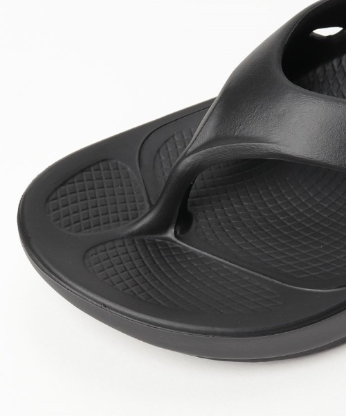 OOFOS（ウーフォス）の「【OOFOS（ウーフォス）】 OOriginal/サンダル（サンダル・レディース・ブラック/サンドベージュ・23/24/25）」の6枚目の写真