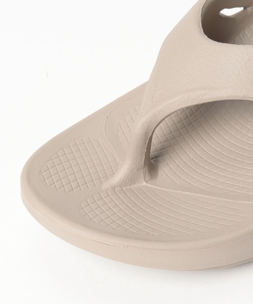 OOFOS（ウーフォス）の「【OOFOS（ウーフォス）】 OOriginal/サンダル（サンダル・レディース・ブラック/サンドベージュ・23/24/25）」の5枚目の写真