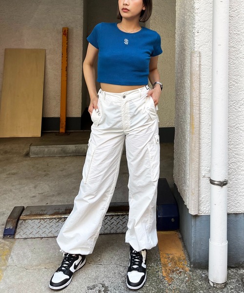 SPIRALGIRL（スパイラルガール）の「ワンポイントロゴリブちびTシャツ（Tシャツ/カットソー・レディース・ブラック/ホワイト×ブラック/ブルー/ホワイト/ピンク・FREE）」の18枚目の写真