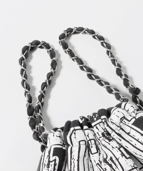 OUTDOOR PRODUCTS(アウトドアプロダクツ)の「OUTDOOR PRODUCTS/アウトドアプロダクツ Remake Drawstring Bag バッグ 巾着バッグ(ハンドバッグ・レディース・グレー/オレンジ/ブラック・FREE)」の5枚目の写真