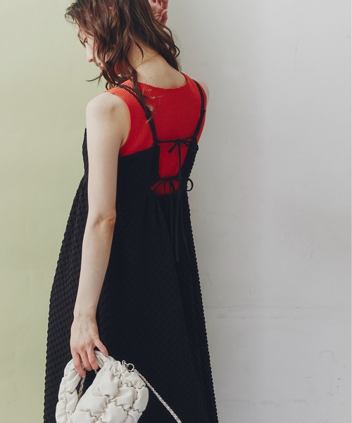 FREE'S MART(フリーズマート)の「フクレぽこぽこジャガードフレアキャミワンピース(ワンピース・レディース・ホワイト/ブラック・MEDIUM/SMALL)」の3枚目の写真