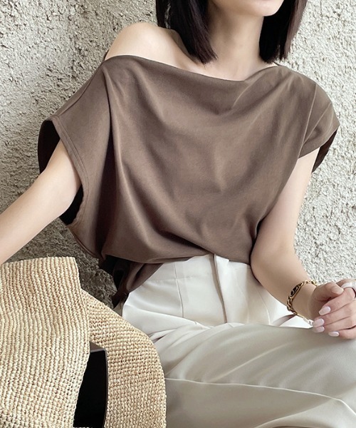 deux amour(ドゥーザムール)の「オフショルシンプルフレンチTシャツ(Tシャツ/カットソー・レディース・ブラック/ホワイト/モカ/グリーン・FREE)」の17枚目の写真