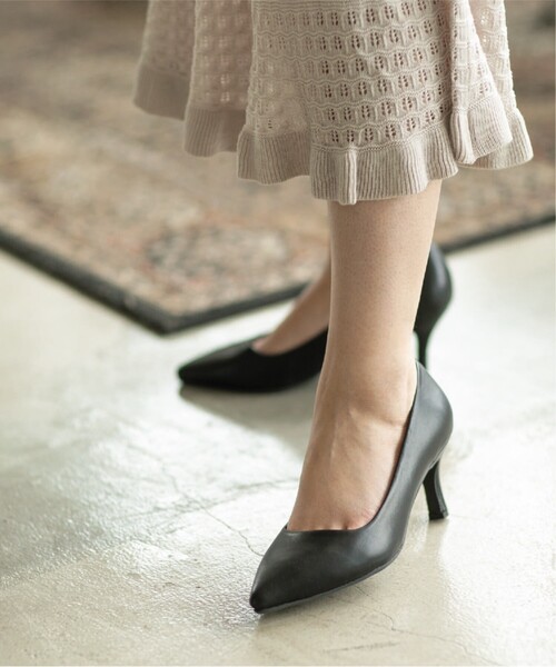 OPAQUE.CLIP(オペークドットクリップ)の「【抗菌防臭加工/7cmヒール】ベーシックパンプス/通勤・セレモニー対応(パンプス・レディース・ブラック/ベージュ/ベージュ系/ブラック系・25/30/35/40/45/50)」の3枚目の写真