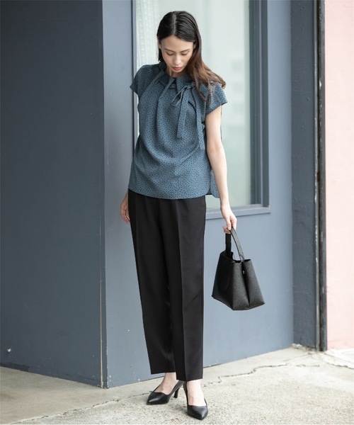 OPAQUE.CLIP(オペークドットクリップ)の「【抗菌防臭加工/7cmヒール】ベーシックパンプス/通勤・セレモニー対応(パンプス・レディース・ブラック/ベージュ/ベージュ系/ブラック系・25/30/35/40/45/50)」の6枚目の写真