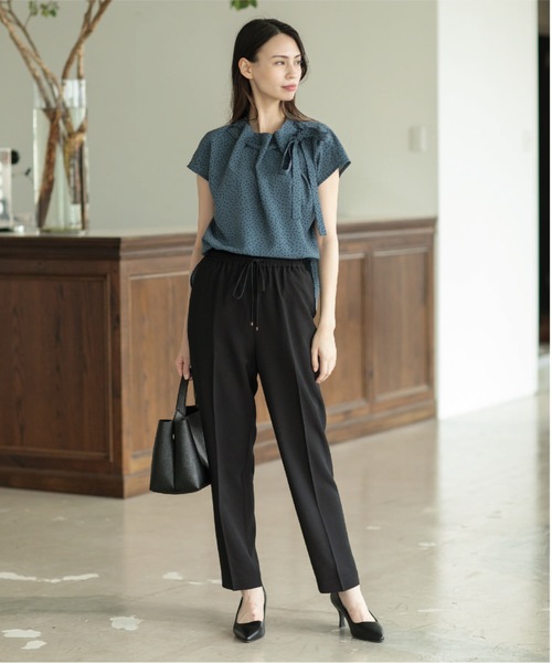 OPAQUE.CLIP(オペークドットクリップ)の「【抗菌防臭加工/7cmヒール】ベーシックパンプス/通勤・セレモニー対応(パンプス・レディース・ブラック/ベージュ/ベージュ系/ブラック系・25/30/35/40/45/50)」の7枚目の写真