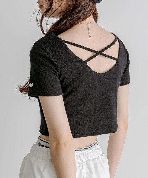 OLIVE des OLIVE(オリーブデオリーブ)の「ネックレス付きコンパクトTシャツ 1031060420(Tシャツ/カットソー・レディース・ブラック/ネイビー/イエロー/オフホワイト・FREE)」の1枚目の写真