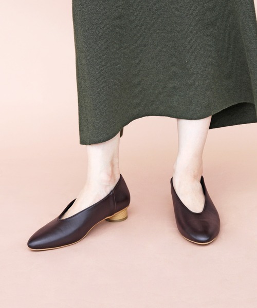 RiiiKa（リーカ）の「【RiiiKa/リーカ】ラウンドヒールＵカットパンプス（パンプス・レディース・ブラウン/アイボリー/ブラック・S/M/L/LL）」の3枚目の写真