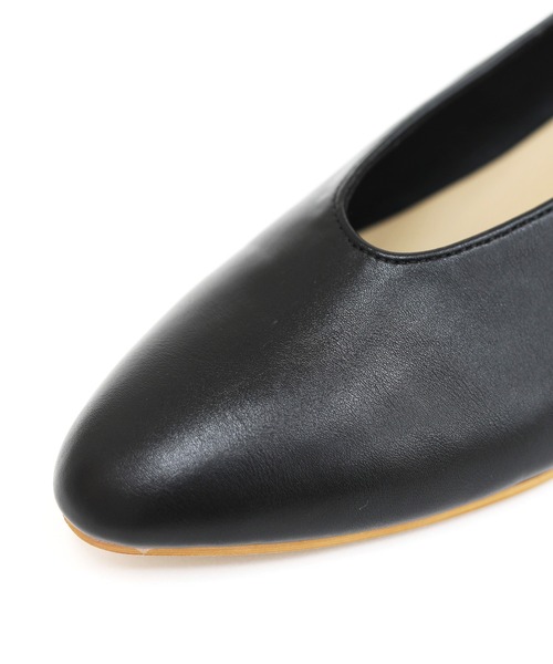 RiiiKa（リーカ）の「【RiiiKa/リーカ】ラウンドヒールＵカットパンプス（パンプス・レディース・ブラウン/アイボリー/ブラック・S/M/L/LL）」の8枚目の写真