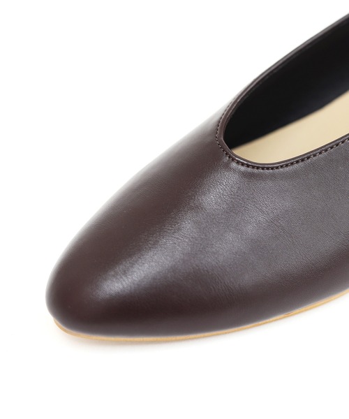 RiiiKa（リーカ）の「【RiiiKa/リーカ】ラウンドヒールＵカットパンプス（パンプス・レディース・ブラウン/アイボリー/ブラック・S/M/L/LL）」の11枚目の写真