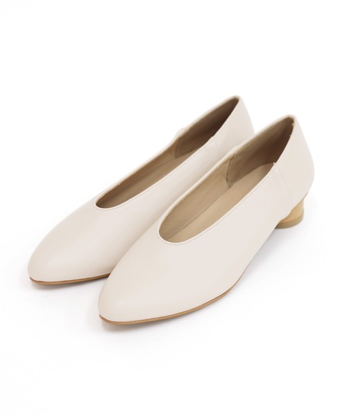 RiiiKa（リーカ）の「【RiiiKa/リーカ】ラウンドヒールＵカットパンプス（パンプス・レディース・ブラウン/アイボリー/ブラック・S/M/L/LL）」の4枚目の写真