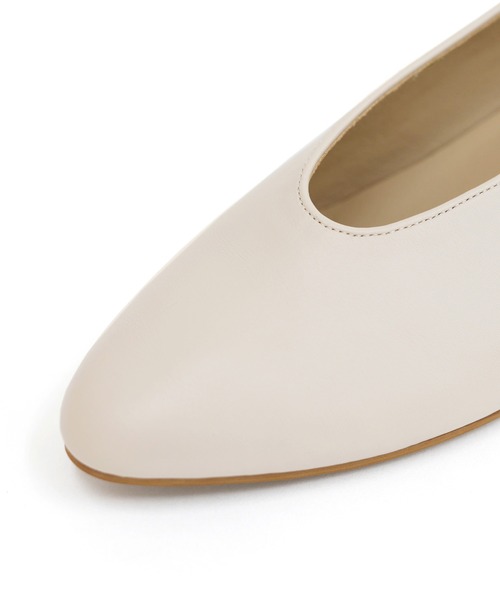 RiiiKa（リーカ）の「【RiiiKa/リーカ】ラウンドヒールＵカットパンプス（パンプス・レディース・ブラウン/アイボリー/ブラック・S/M/L/LL）」の12枚目の写真