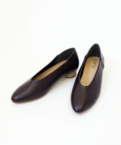 RiiiKa（リーカ）の「【RiiiKa/リーカ】ラウンドヒールＵカットパンプス（パンプス・レディース・ブラウン/アイボリー/ブラック・S/M/L/LL）」の17枚目の写真