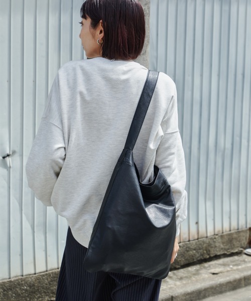 【美品】VACANCY Auntie Rosaフェイクレザードッキングボアコート セール】フェイクレザースクエアボストンバッグ（ボストンバッグ