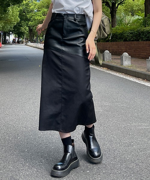 レザー美シルエット。異素材切り替えデザインロングスカート