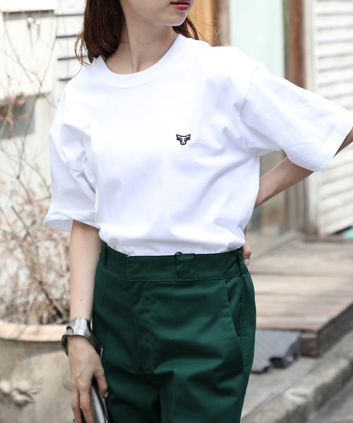 HANES(ヘインズ)の「【Hanes】BEEFY T-SHIRT 1P ワンポイントロゴ刺繍(Tシャツ/カットソー・メンズ・ブラック/ホワイト・L/M/XL)」の1枚目の写真
