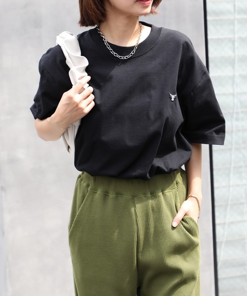 HANES(ヘインズ)の「【Hanes】BEEFY T-SHIRT 1P ワンポイントロゴ刺繍(Tシャツ/カットソー・メンズ・ブラック/ホワイト・L/M/XL)」の4枚目の写真