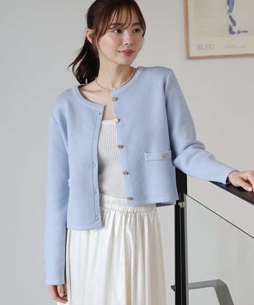 BLUEEAST（ブルーイースト）の「《新色追加》金ボタンノーカラーニット