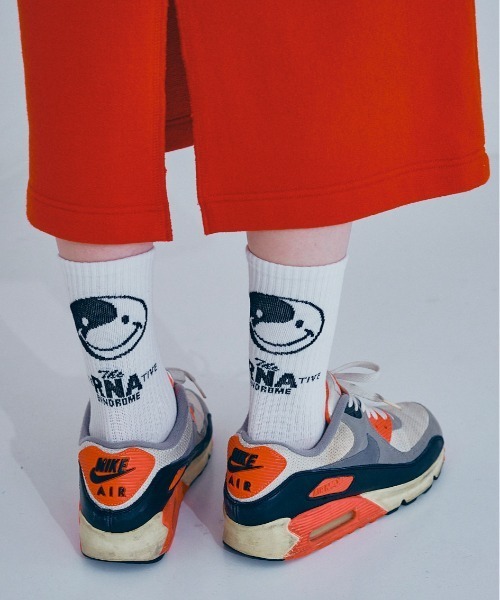 RNA（アールエヌエー）の「E4942 ＢＩＧニコリブソックス（ソックス/靴下・レディース・ブラック/ホワイト/ライム/レッド・FREE）」の2枚目の写真