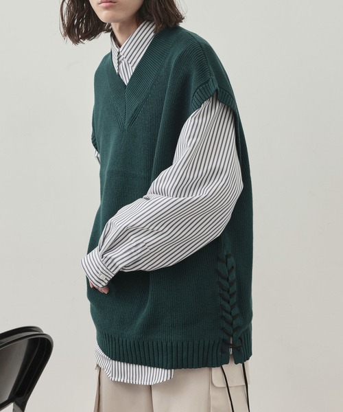 JUNRED(ジュンレッド)の「レザーコードスリットベスト(ベスト・メンズ・ライトグレー/グリーン/ブラック・L/S/M)」の3枚目の写真