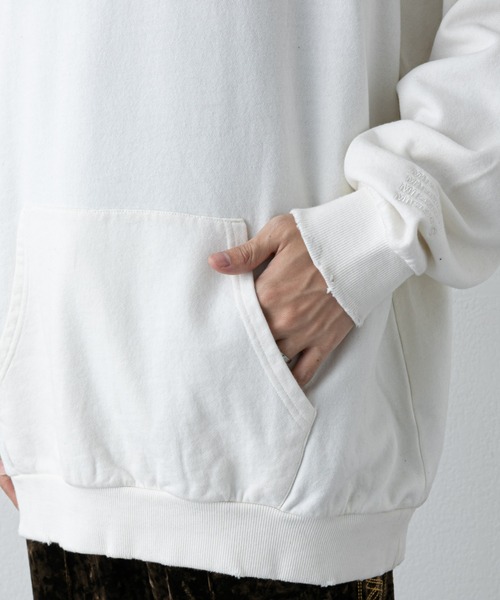 COLONY 2139（コロニートゥーワンスリーナイン）の「ピグメントダメージ裏毛パーカー（パーカー・メンズ・ブラック/アイボリー・LARGE/MEDIUM）」の13枚目の写真