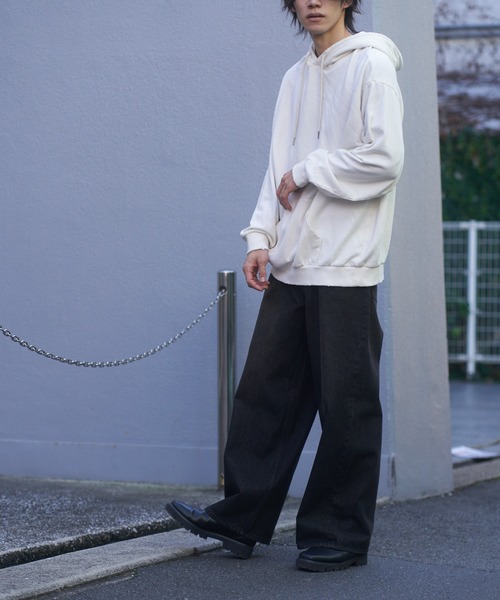 COLONY 2139（コロニートゥーワンスリーナイン）の「ピグメントダメージ裏毛パーカー（パーカー・メンズ・ブラック/アイボリー・LARGE/MEDIUM）」の20枚目の写真