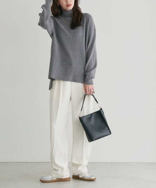 Pierrot（ピエロ）の「[吸湿発熱] ハイネックサイドスリットニット（ニット/セーター・レディース・ブラック系その他/杢グレー/アイボリー/グリーン系その他/ブラック/ホワイト×ブラック/ブルー系その他/ピンク・L/M）」の9枚目の写真