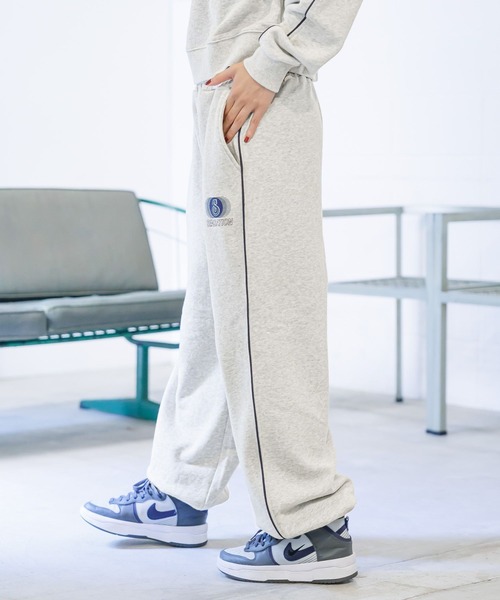 PBLIM（ページボーイリム）の「PBLIM/カラーパイピングスウェットパンツ（スウェットパンツ・レディース・グレー/ネイビー・FREE）」の4枚目の写真