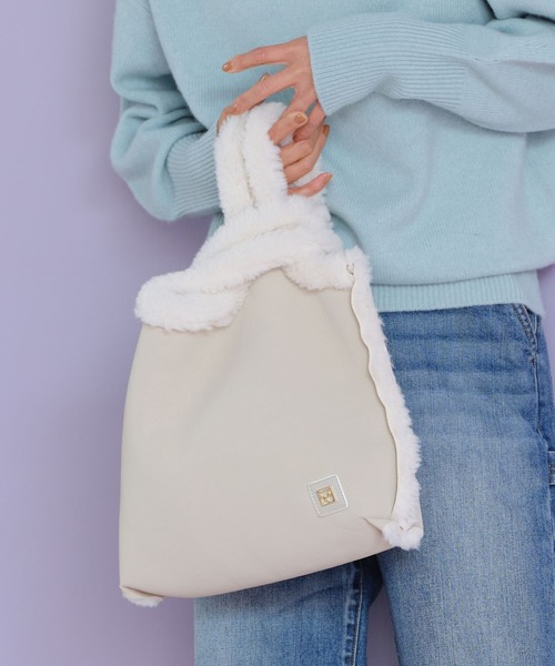 BARNYARDSTORM(バンヤードストーム)の「フェイクムートンBAG(トートバッグ・レディース・ブラウン/アイボリー・FREE)」の4枚目の写真