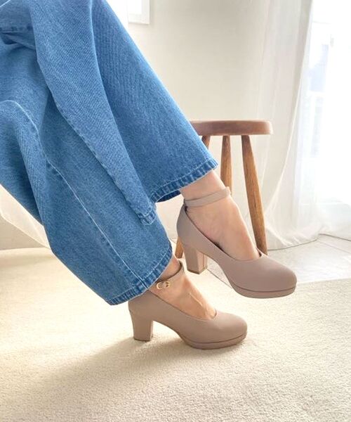 MAJESTIC LEGON（マジェスティックレゴン）の「【WEB限定XLサイズあり】ふかふかクッションパンプス（パンプス・レディース・アイボリー/グレイッシュベージュ/ブラック・SMALL/MEDIUM/LARGE/X-LARGE）」の10枚目の写真