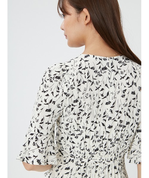 FRAY I.D(フレイアイディー)の「【00サイズあり】ヴィスコースプリントカシュクールワンピース(ワンピース・レディース・アイボリー/グリーン/レッド・00/1/0)」の12枚目の写真